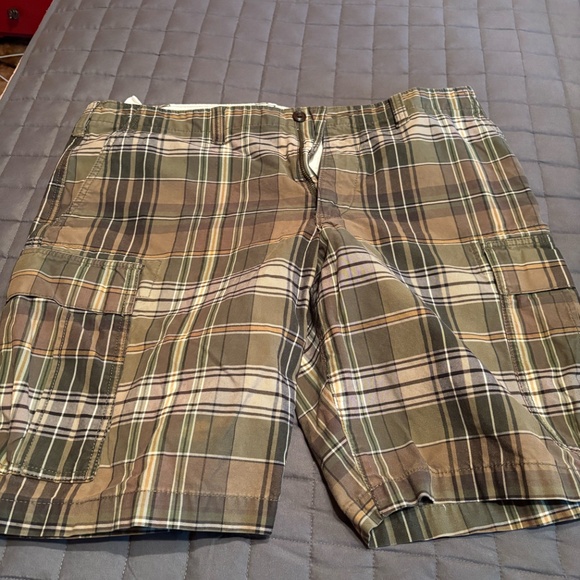 Bundle of 3 Shorts. EddieBauer and a Faded Glory - Picture 4 of 7